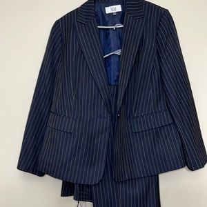 Navy pinstripe LeSuit two piece 16w suit